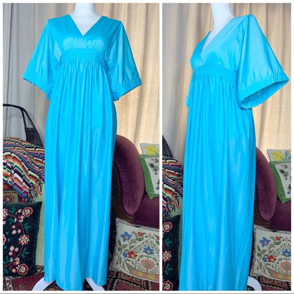 Vintage Dresses & Skirts - 70s Hostess Gown